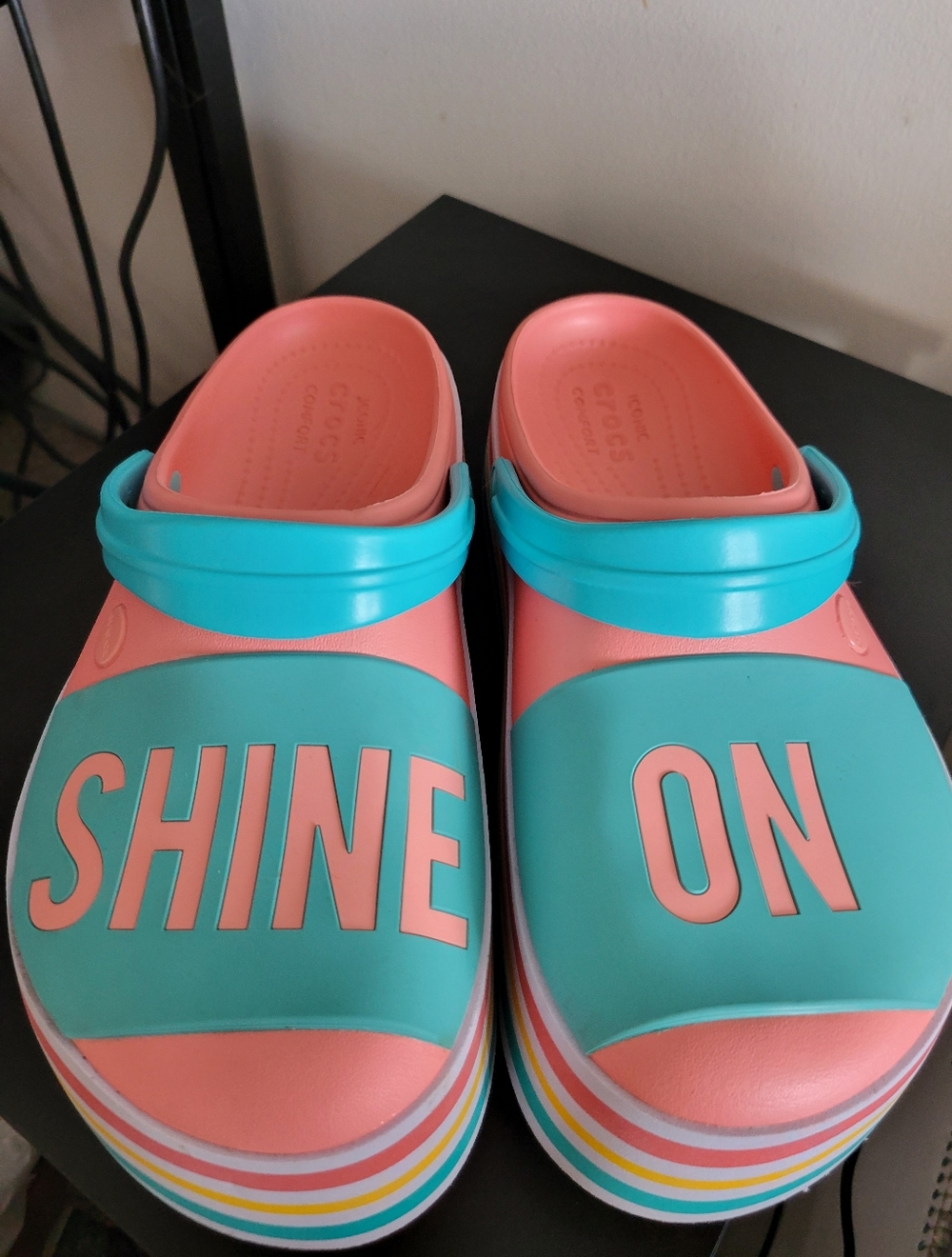 Crocs Iconic Comfort SHINE ON bold Color Platform Clogs Sz 7M/9W